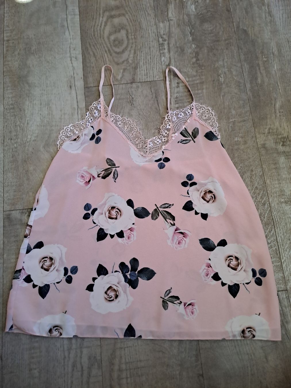 Top: Top Blumenmuster Rosa Gr. L  – Usato da Rickenbach LU venduto da bishiida