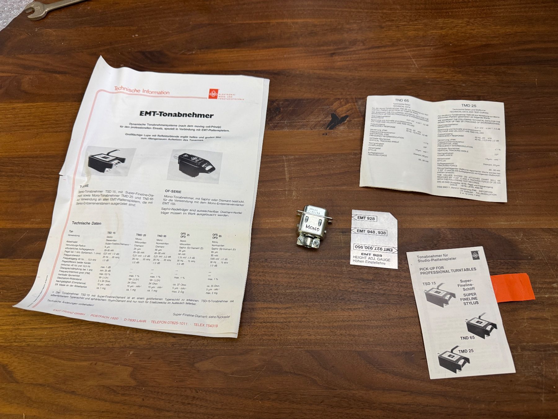EMT Giradischi: EMT Zubehör headshell stroboscheibe und original Puck – Usato da Zürich venduto da Zuerich_Seebach 3