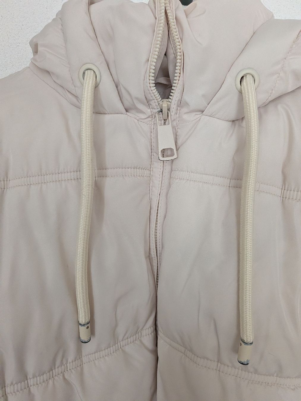 Zara Giacche: Zara Hooded Beige Winter Jacket  – Usato da Morges venduto da dhi_y2qk 1