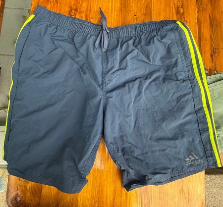 Badehose Adidas Streifen dunkelblau Grösse 2XL guter Zustand