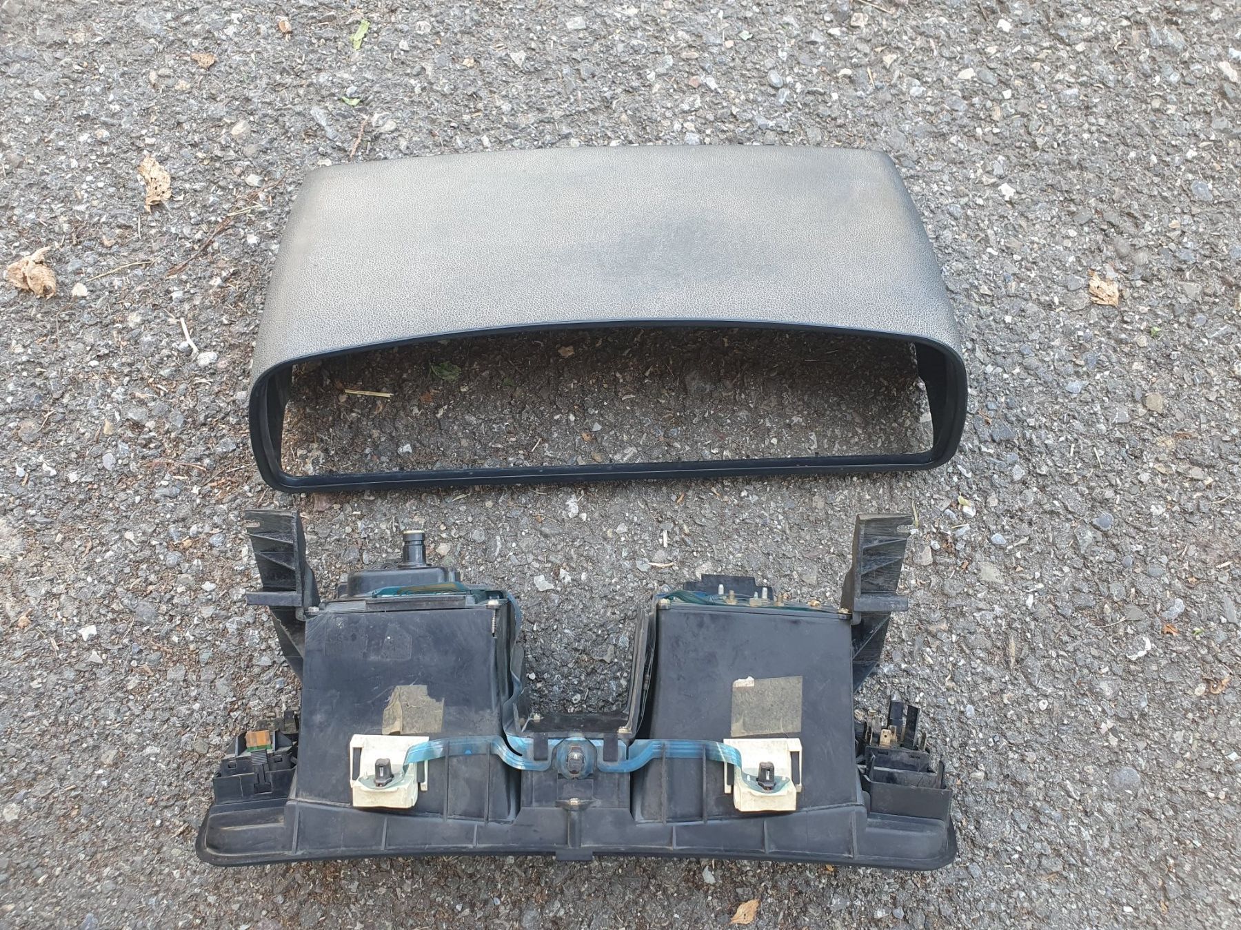 VW Tutti pezzi di ricambio auto: VW Bus T3 Tacho / Cockpit / Instrument. – Difettoso da Schönenberg ZH venduto da Technmech 5