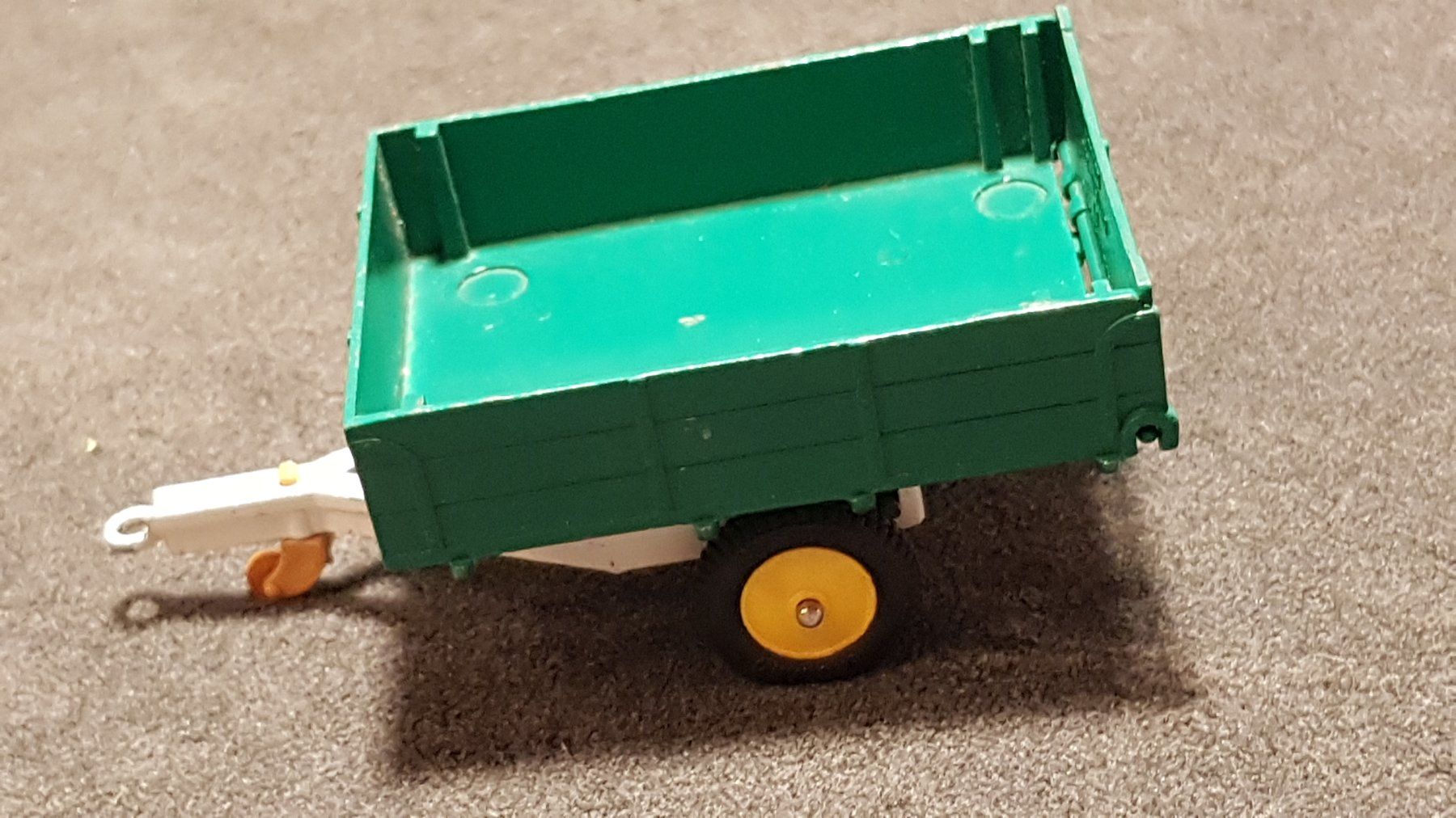 Britains Giocattoli: Farm Trailer Britains LTD – Usato da Othmarsingen venduto da chrampfi01