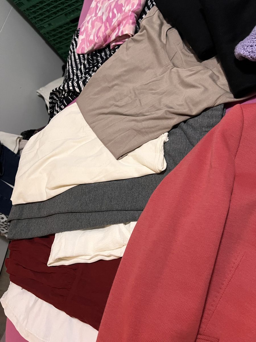 Lotti di vestiti: kleider paket gr 40/42 – Usato da Winterthur venduto da EasyRS 5