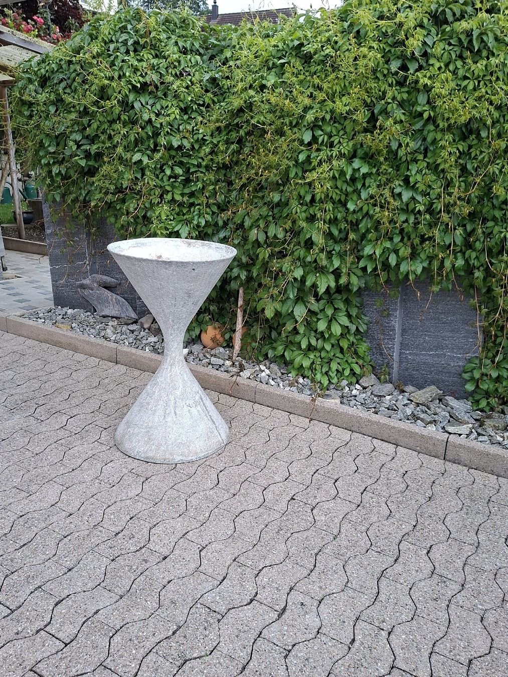 Eternit Vasi per fiori: Willy Guhl Blumenspindel Eternit – Usato da Ganterschwil venduto da HeidiuPeter 9
