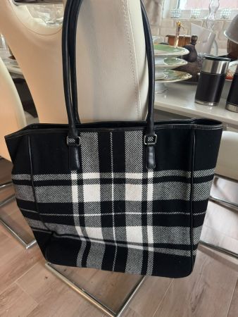 Tasche kariert schwarz weiss Lederhenkel von Banana Republic