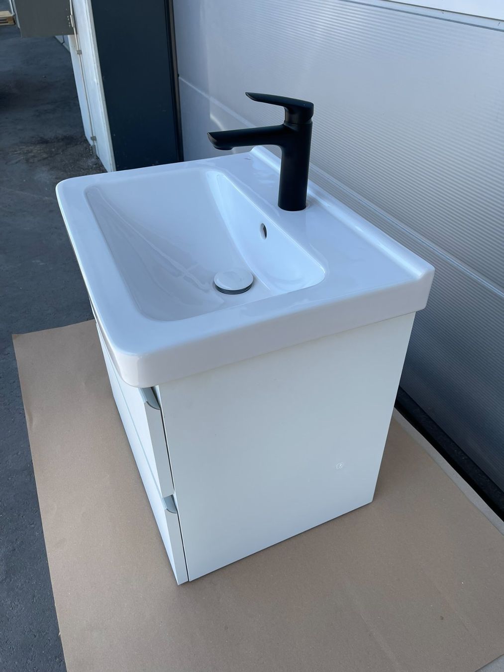 Lavabi & lavandini: Waschtisch / Lavabo mit Unterbau – Nuovo (secondo la descrizione) da Münchwilen TG venduto da IntoMotion_GmbH 2