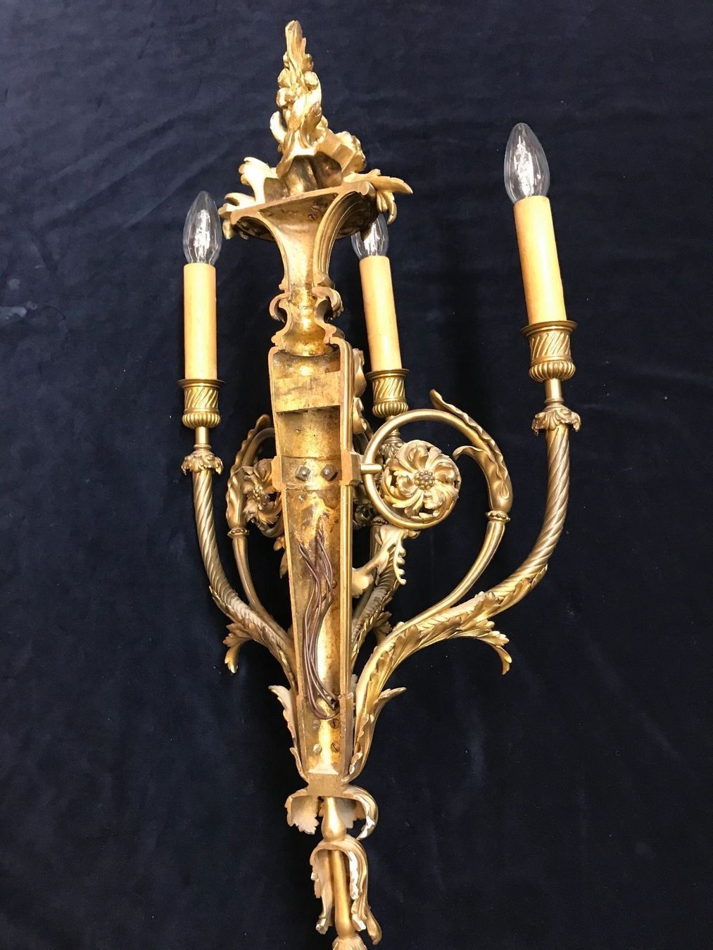 Lampade: Antik Bronze 2 Wandlampen  ca.70cm – Usato da Zürich venduto da Artnuvo 8