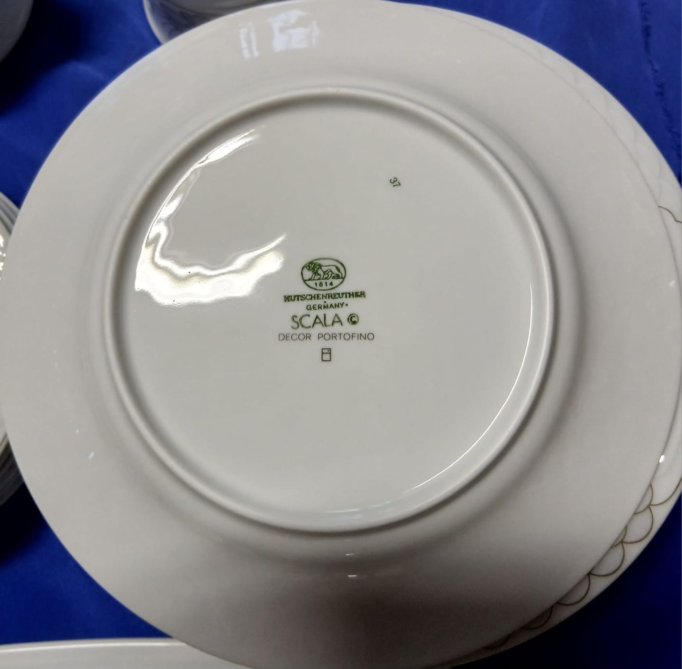 Set di piatti: Elegantes Kaffeeservice-Set – Usato da Opfikon venduto da rus_x8fg 6