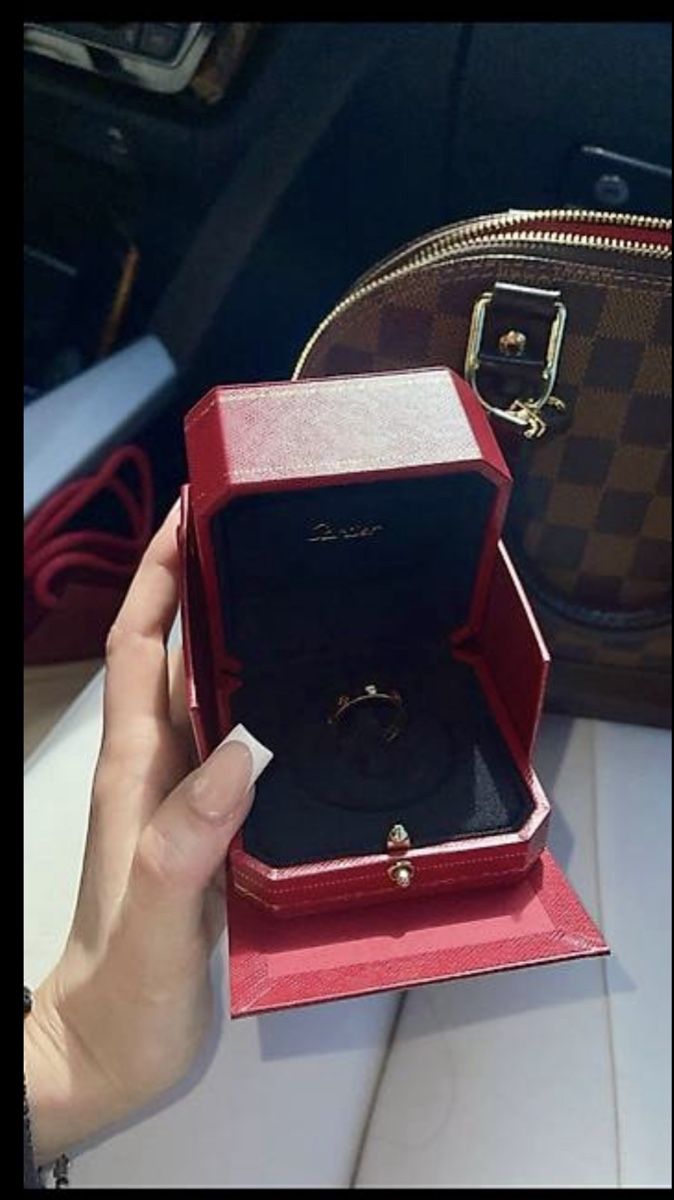 Cartier Anelli: Cartier Love Ring mit Diamant – Usato da Bellach venduto da Alessaaa 1