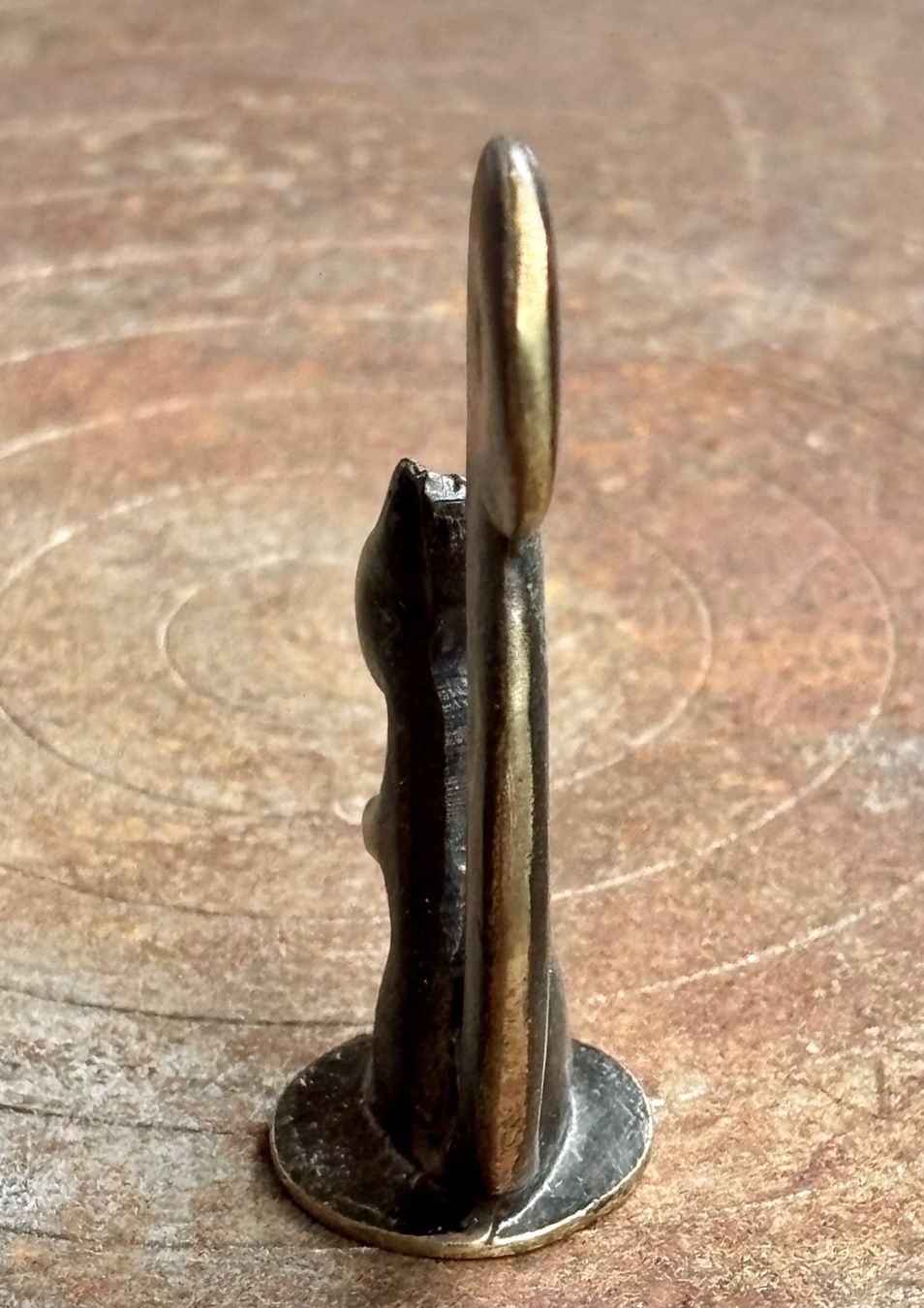 Statuette: Bronzefigur Eichhörnchen mit Nuss, eventuell Richard Rohac – Usato da Lüchingen venduto da Eeizo 3