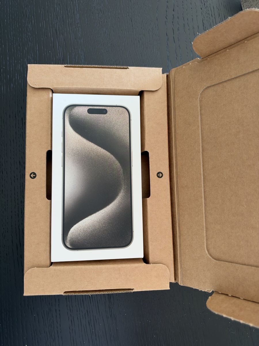 Apple Telefoni cellulari / Smartphones: iPhone 15 Pro 128GB – Usato da Rotkreuz venduto da tiger1996 5