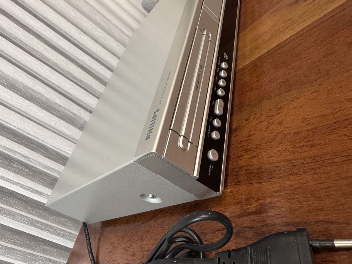 Philips Lecteur multimedia & Streamer: Philips DVD/VCR Player DVP3350V  – D'occasion à Seewen SZ par QM.03 6