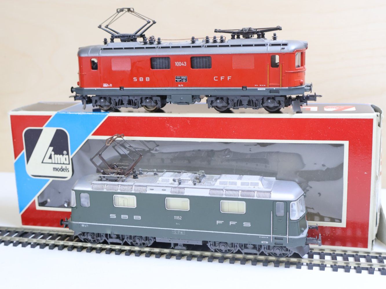Lima Modellini di ferrovie: Lima Doppelpack 2 x SBB Re 4/4 E-Lok H0 DC - Schöne Modelle – Usato da Winterthur venduto da Monstera