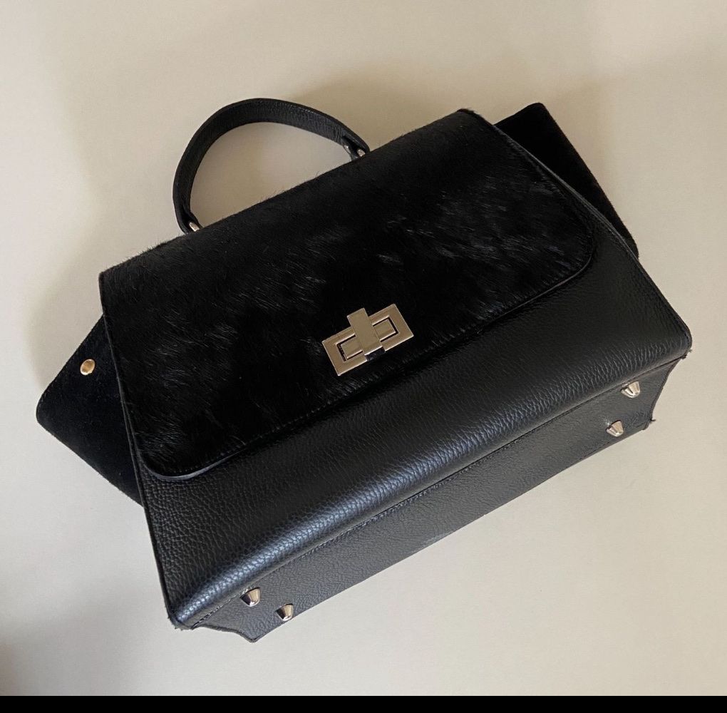 Borse da donna: Echt Leder Phantom Tasche mit Schwarzem Fell – Usato da St. Gallen venduto da jojan 1