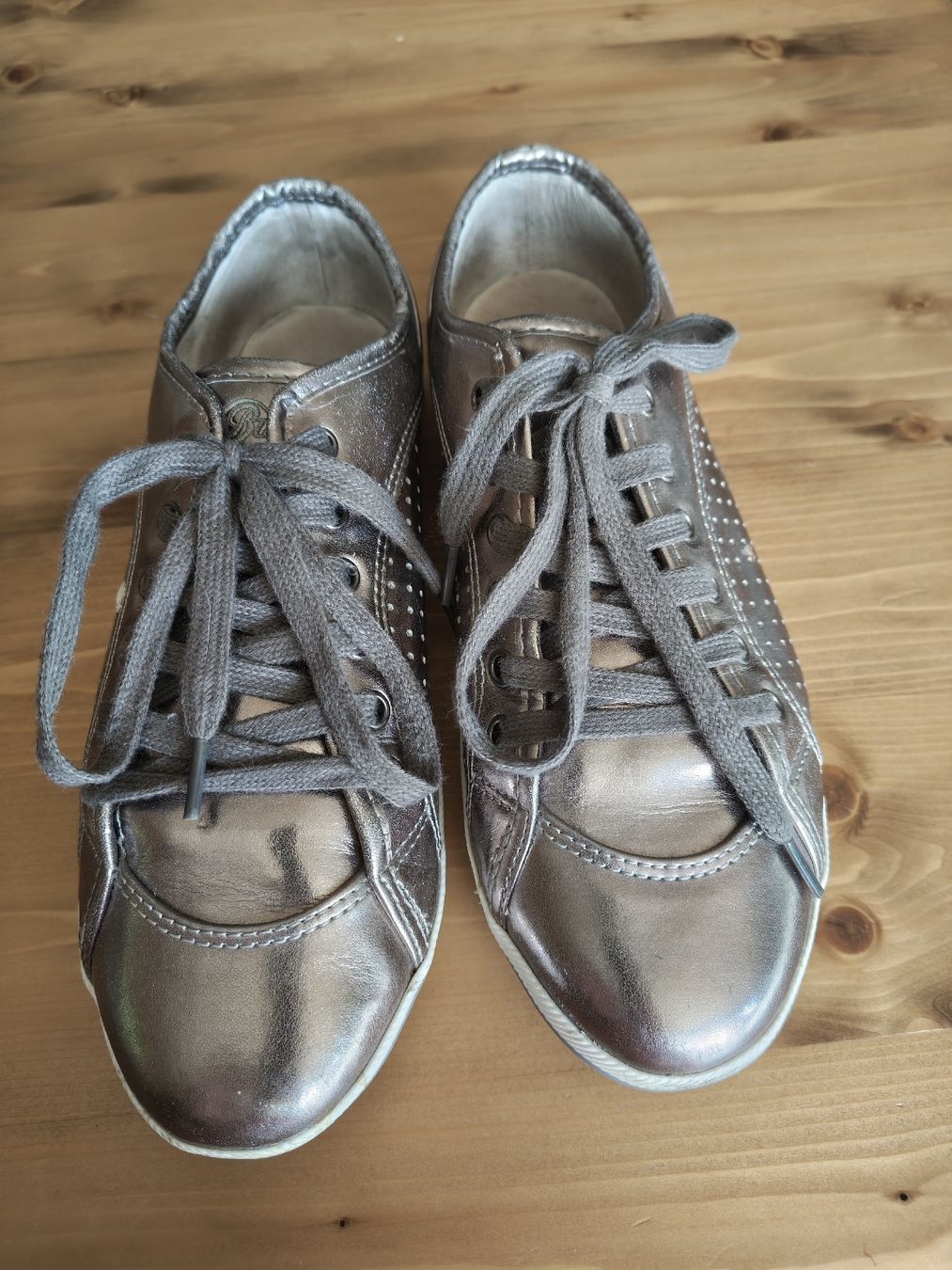 Chaussures femmes: 2 paar Schuhe in grösse 38 – D'occasion à Flawil par minggeli83 1