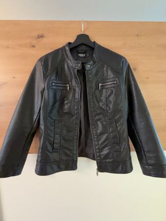 Jacke schwarz von Only, Kunstleder, neu. Neupreis: 49.-