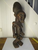 Kult-Figur Frau herausgestreckte Zunge tribal art Skulptur