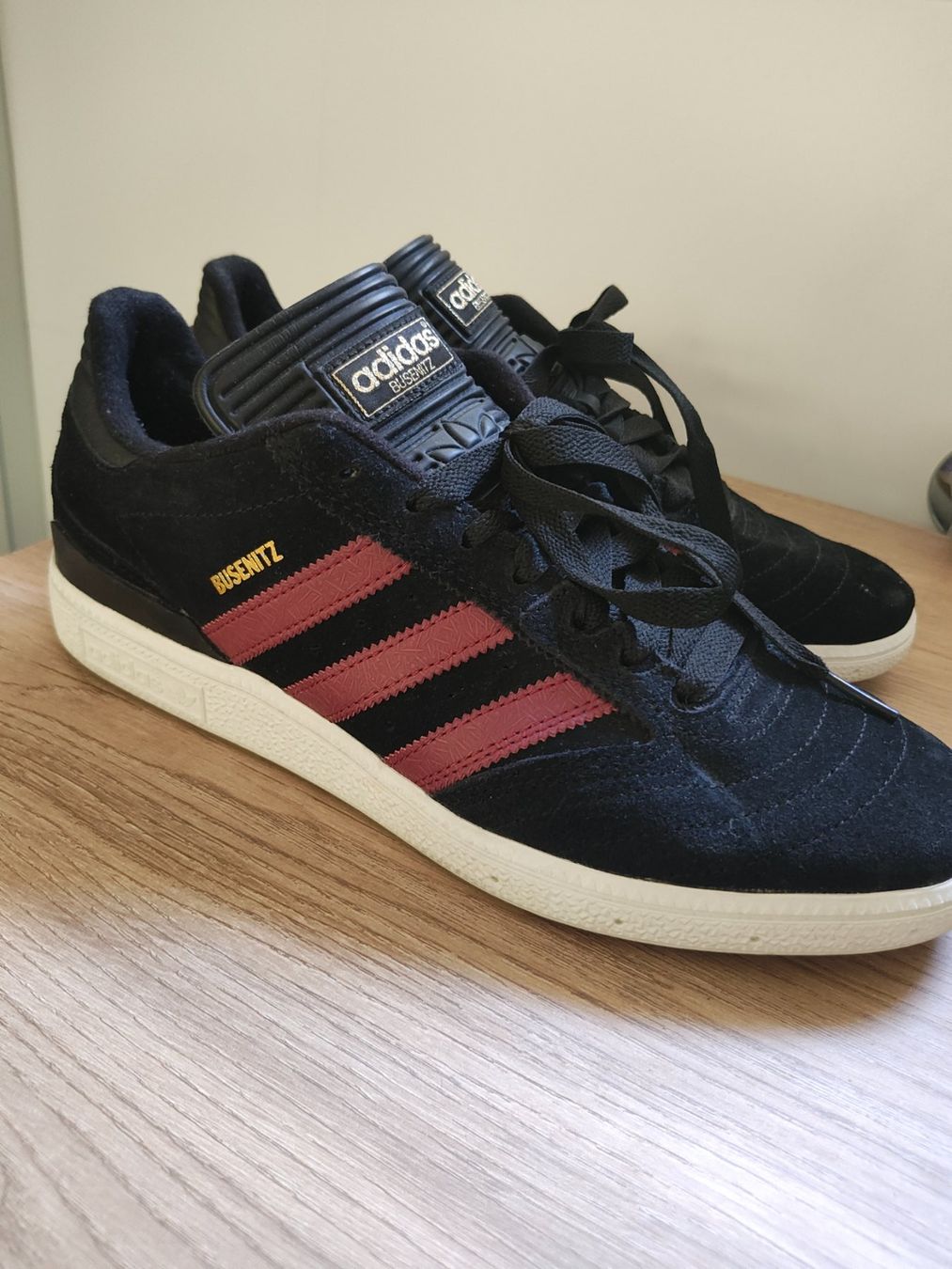 Adidas Scarpe da uomo: Adidas skateboard black sneakers size 43 – Usato da St-Gingolph venduto da Retro_seller