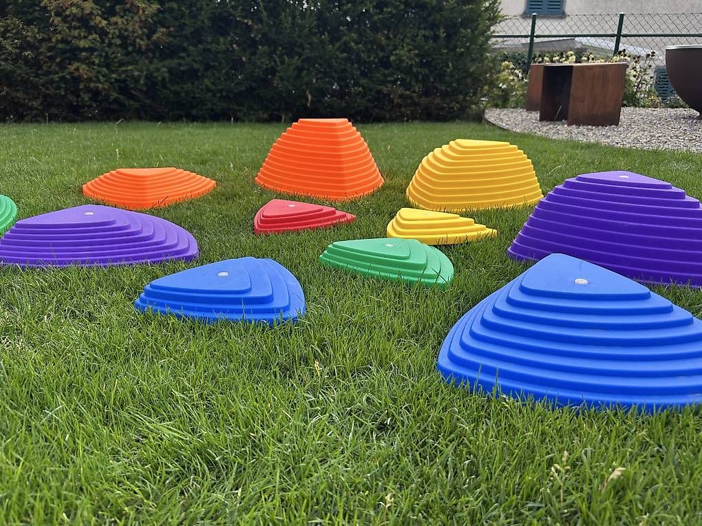 Jouets: Balancier- oder Flusssteine aus Kunststoff  – D'occasion à Uetikon am See par A_james_n 1