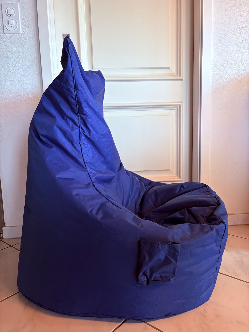 Poltrone: Blauer Sitzsack mit Rückenlehne – Usato da Zuzwil SG venduto da fab_f688 1