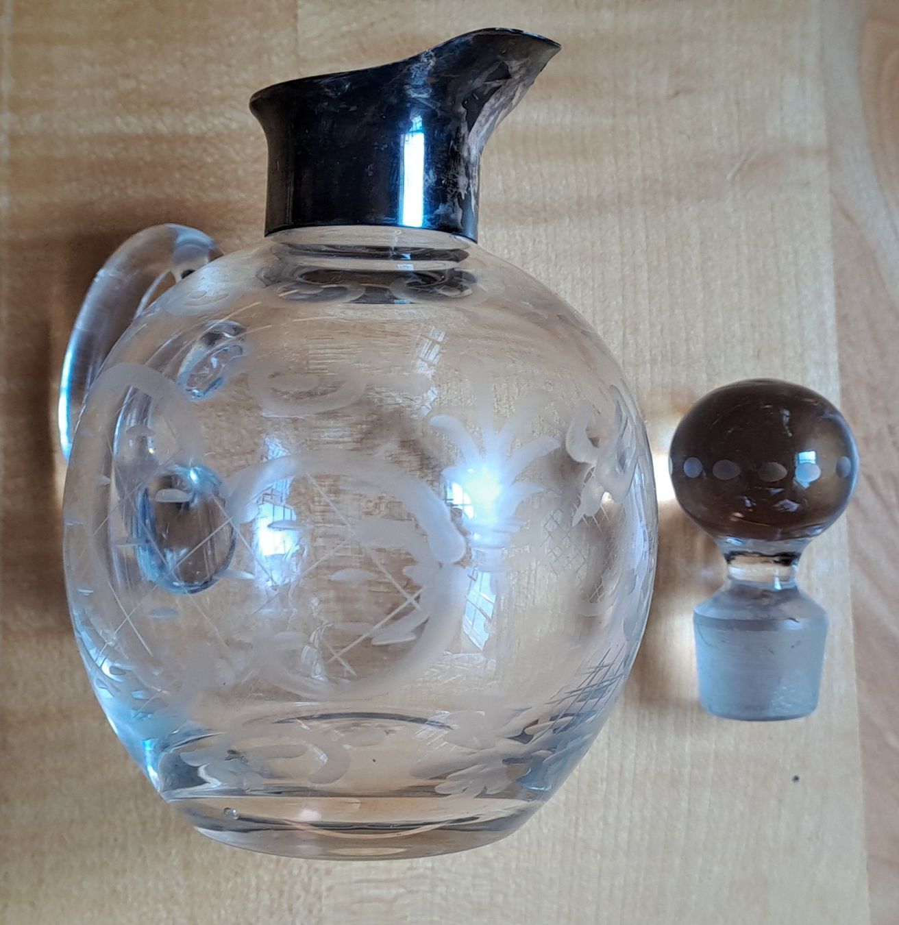 Karaffen: Kugeliges Kristallkännchen mit Silbermontur – Gebraucht aus Trogen von Limboo 2