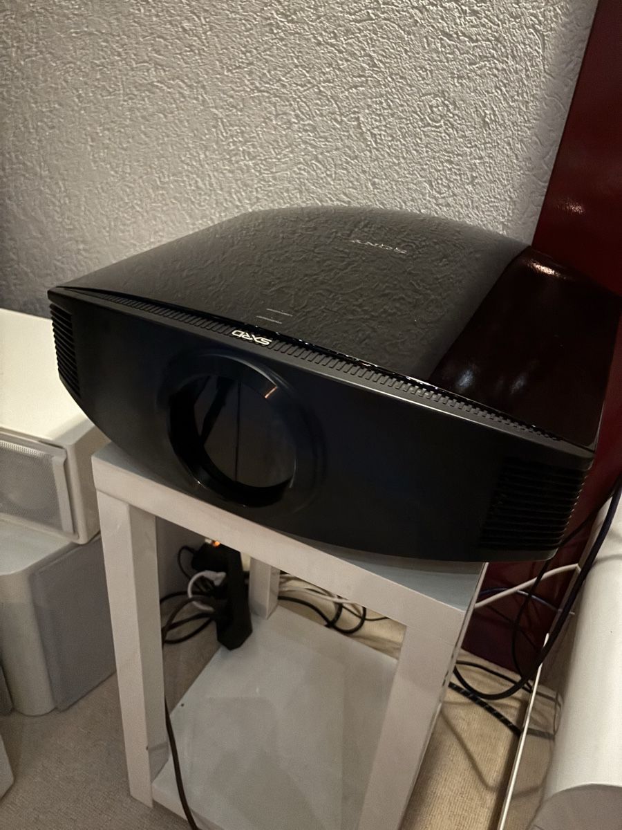 Sony Home Cinema: Sony VPL-VW95ES 3D Home Cinema Projector – Nuovo (secondo la descrizione) da Crans VD venduto da gen_gj6k 2