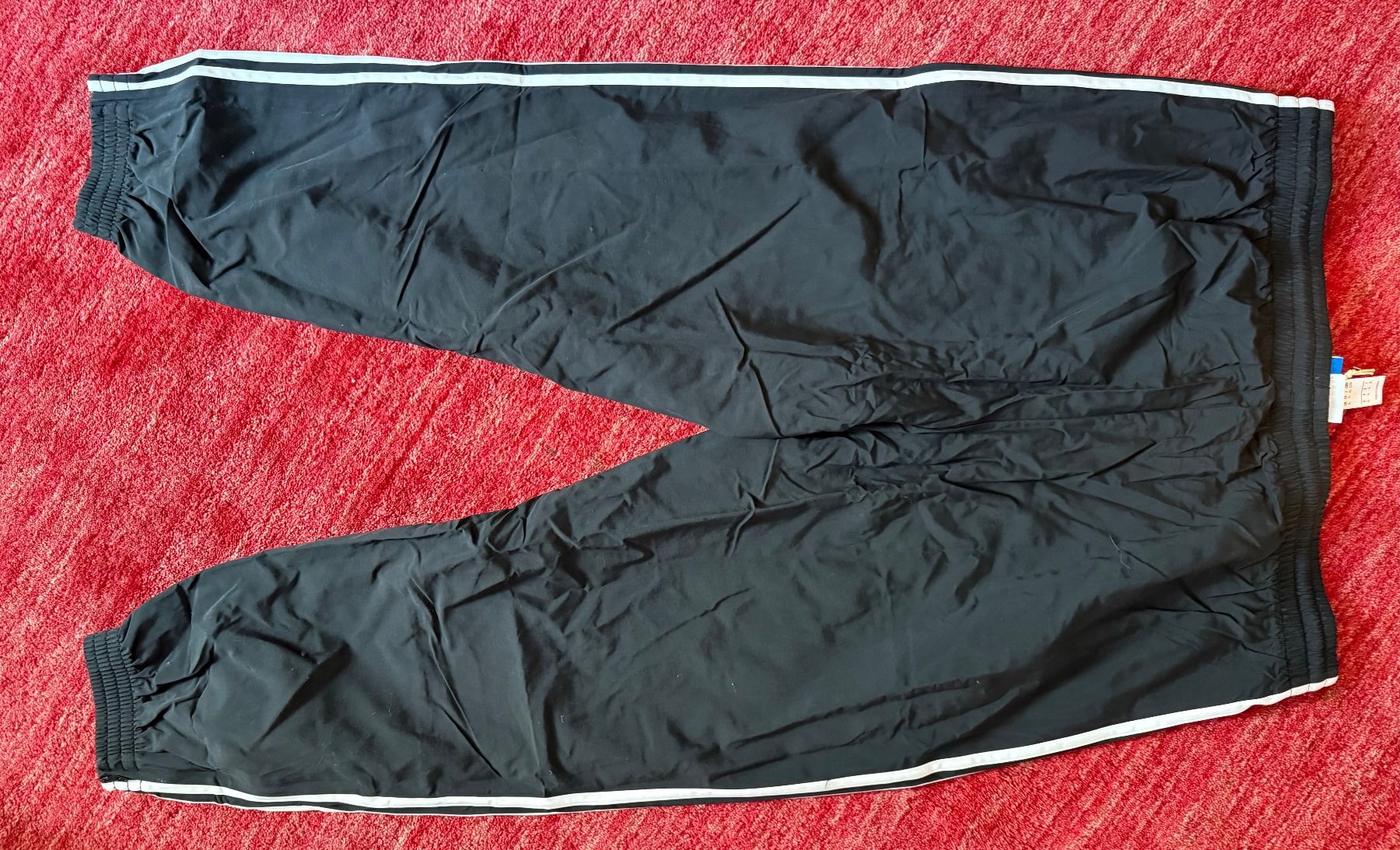 Adidas Pantaloni: Adidas Jogginghose Firebird – Nuovo e nell'imballaggio originale da uster venduto da ann_59sk 1