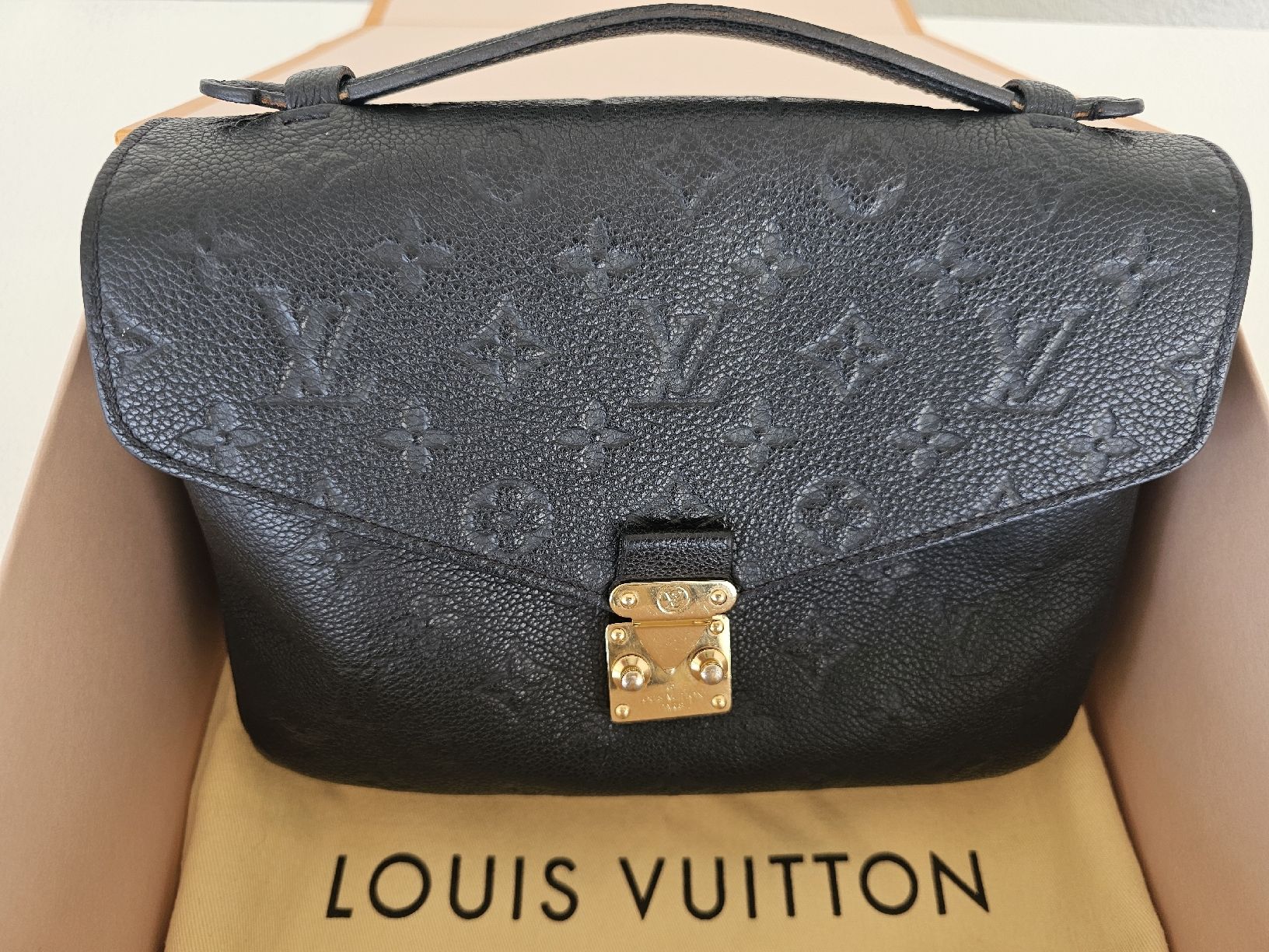 Louis Vuitton Taschen für Damen: Louis Vuitton Pochette Metis schwarz – Gebraucht aus Dottikon von Chicca_73 1