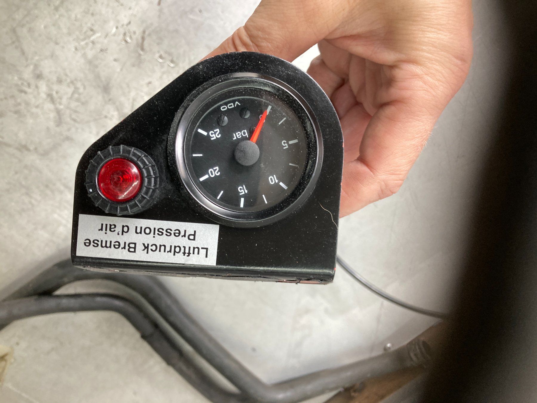 Vdo Tutti pezzi di ricambio auto: VDO Luftdruckanzeige, Manometer, 0-25 Bar – Usato da Cham venduto da WB2223