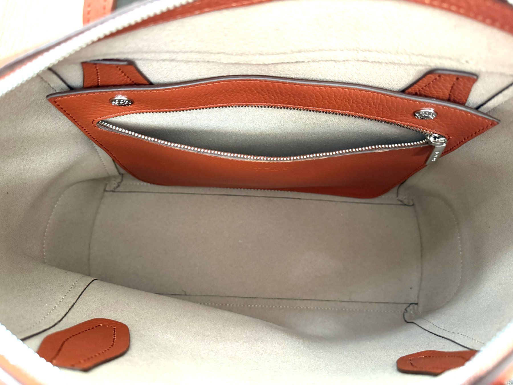 Tod'S Borse da donna: Sac à main Tod's en cuir orange, parfait état! – Usato da Vevey venduto da StudioJAD 7