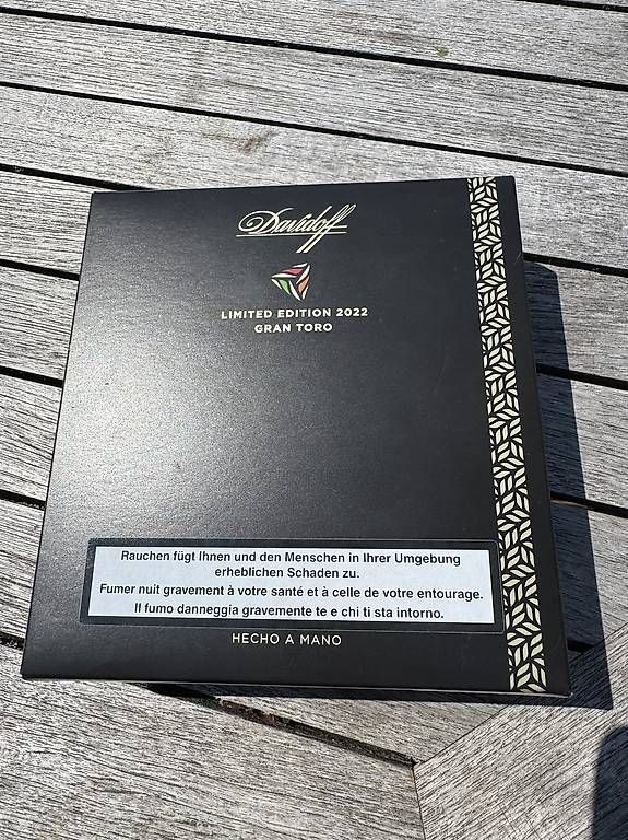 Sigari: Davidoff Limited Edition 2022 Grand Toro Zigarren – Usato da kreuzlingen venduto da hel_v9zj 1