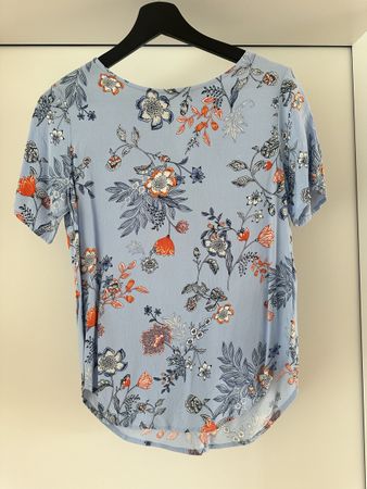 B.Young Sommer Bluse Gr. 34 Hellblau mit Blumen Muster