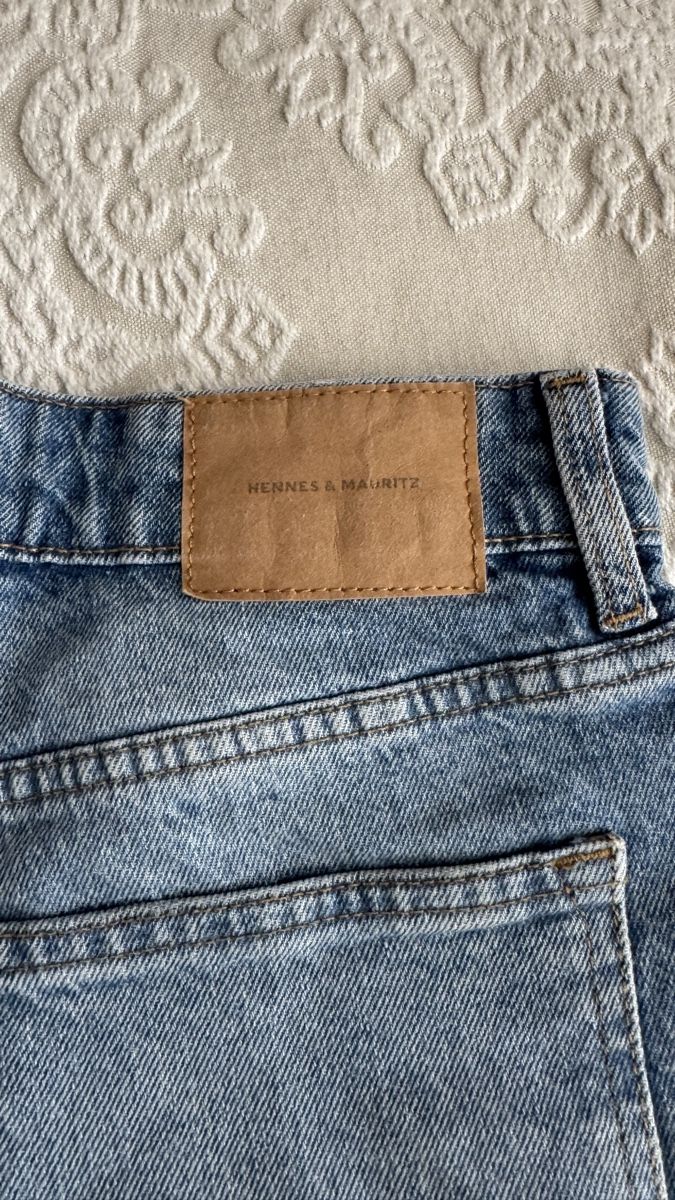 H&M Jeans: Jeansshorts blau Gr 36 – Nuovo (secondo la descrizione) da Hünenberg See venduto da Schulers 2