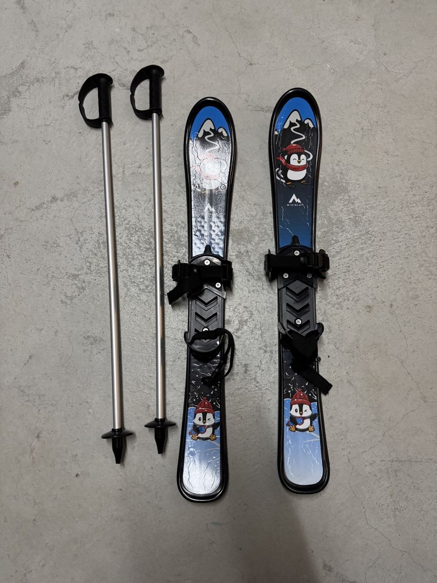 Mckinley Sci: Kinder Ski Set McKinley inkl. Stöcke – Usato da Kilchberg ZH venduto da saradee