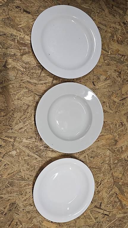Teller: Set d'assiettes – Gebraucht aus Fribourg von Lagence_ENJOY 1