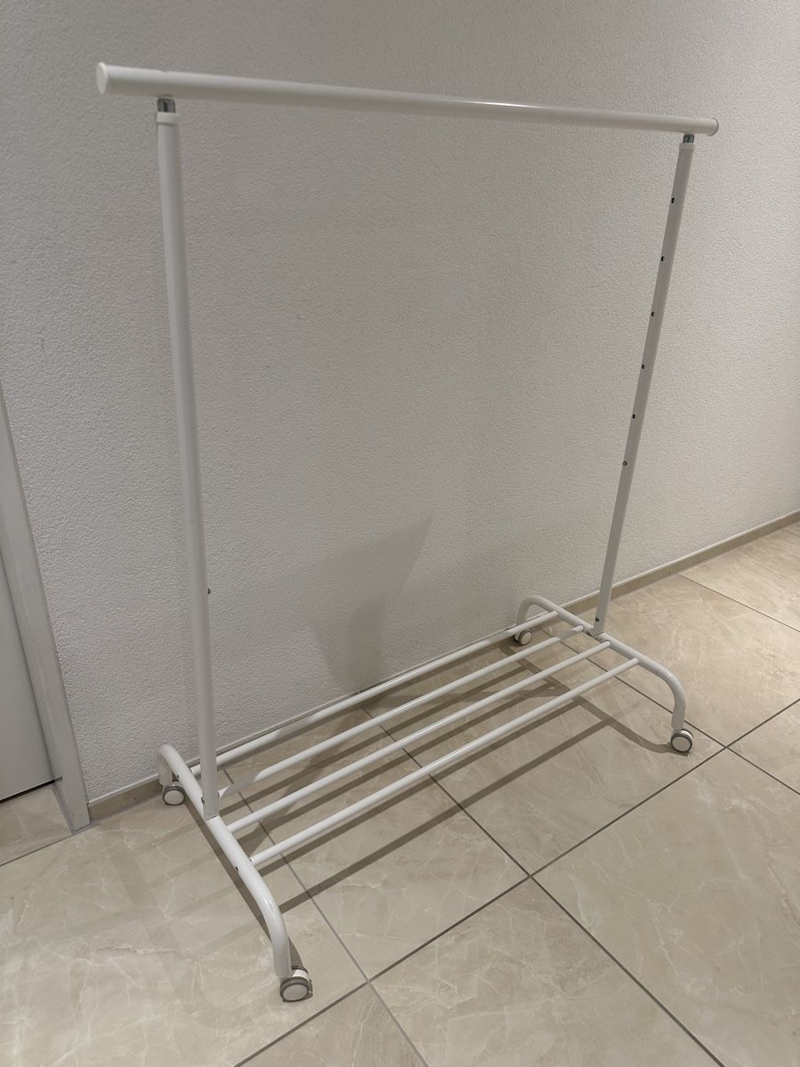 Altro in Decorazioni & Accessori: Kleiderständer weiss mit Rollen – Usato da Staad SG venduto da egz_w5jh
