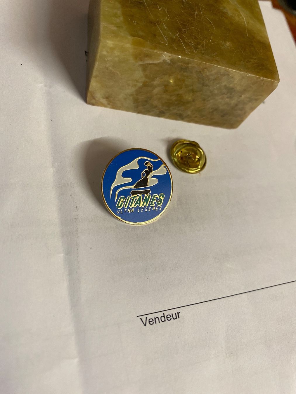 Placchette & Badge: Pin's - Gitanes Ultra Légères - Collectionneur – Usato da Le Brassus venduto da cinema13