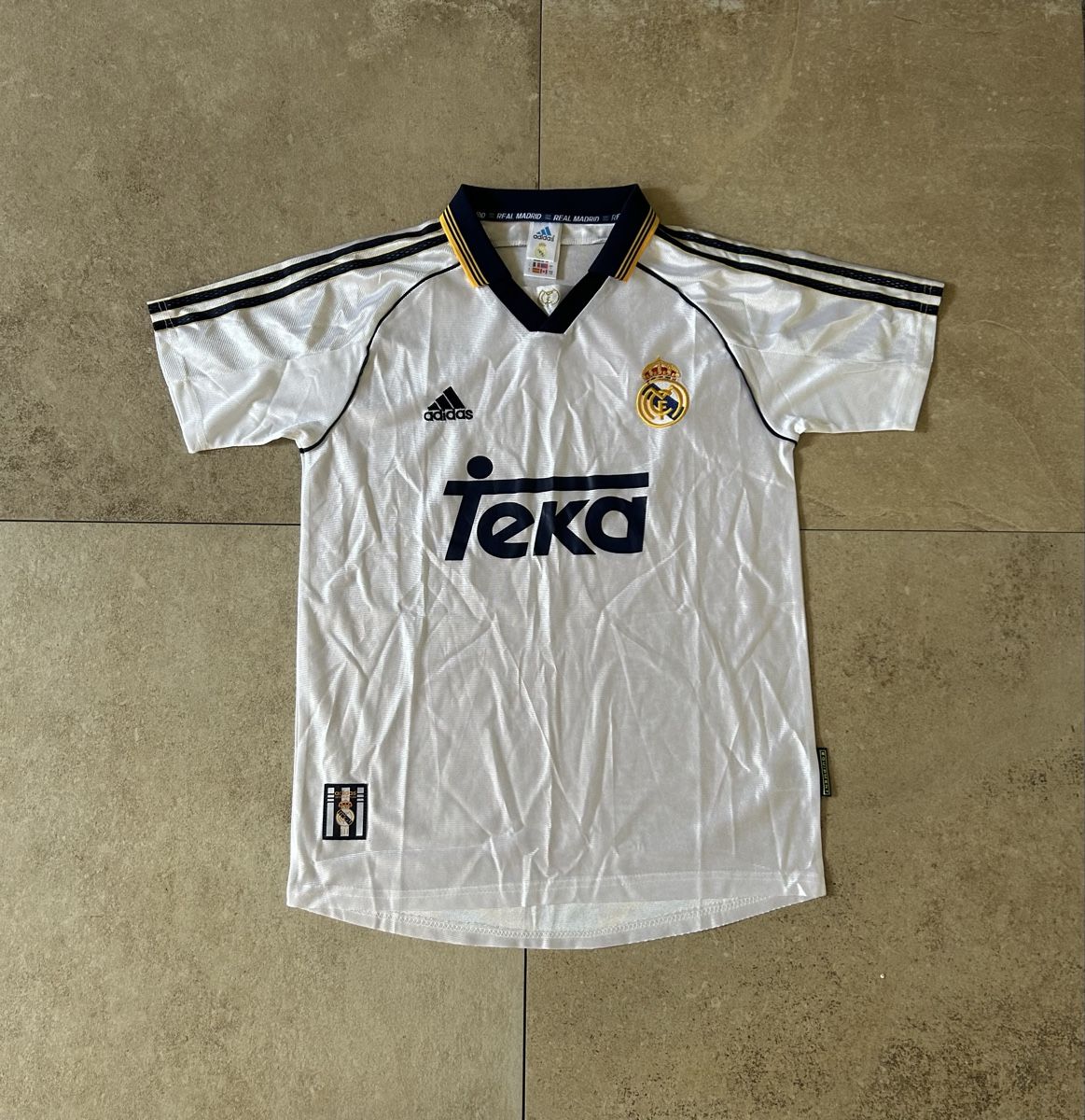 Real Madrid Canottiere & Pantaloni: Real Madrid Retro Trikot – Usato da Lengnau BE venduto da gur_jc7m