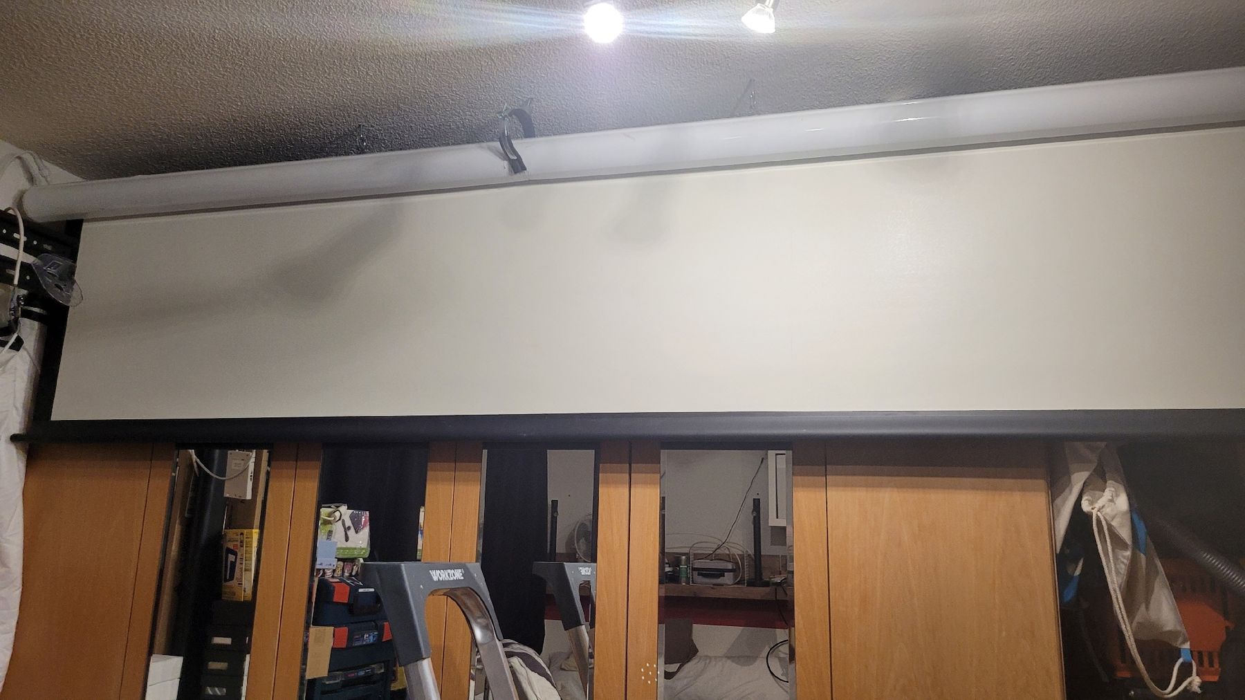 Proiettori: Elektronische Leinwand – Difettoso da Zuchwil venduto da vipper88er 3