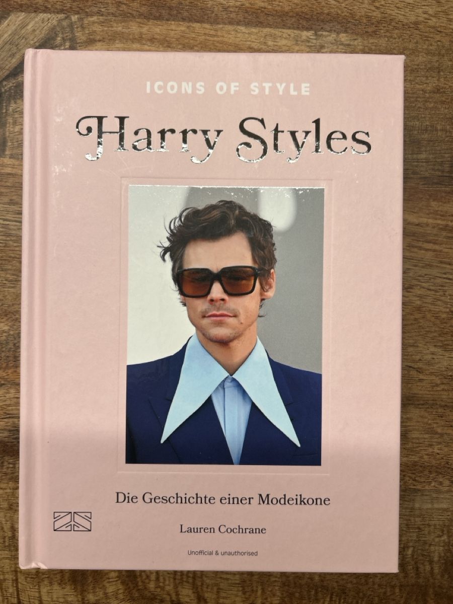 Libri: Harry Styles - Icons of style – Nuovo (secondo la descrizione) da Obbürgen venduto da musigschopf