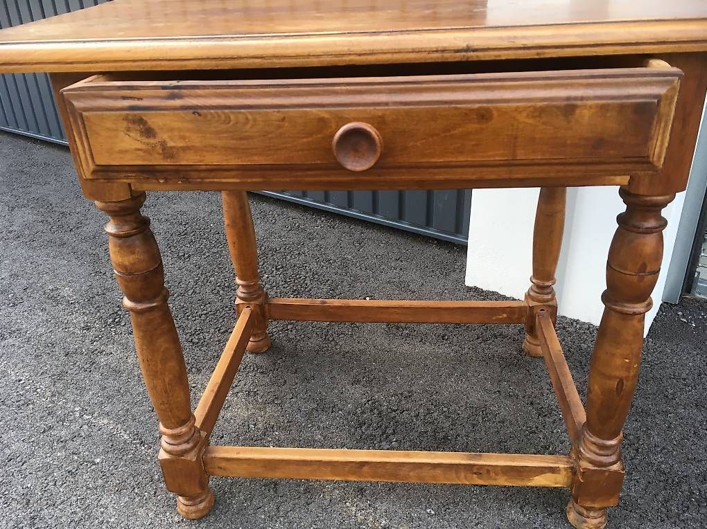 Tavoli: Ancienne petite table Louis 13.  – Usato da St. Maurice venduto da Benoit12 1