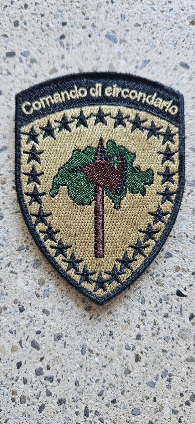 Schweizer Armee Placchette & Badge: *** Badge Kreiskommando Ital. mit klett *** – Nuovo e nell'imballaggio originale da Riedholz venduto da fr_sIruP