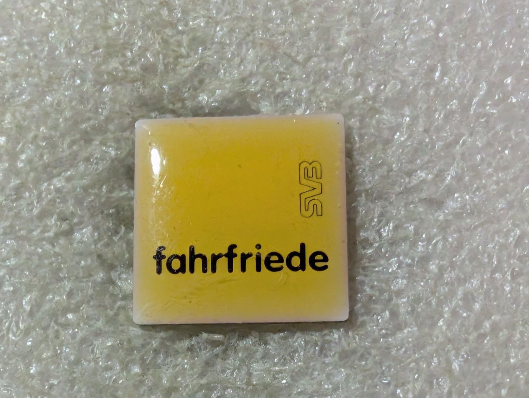 Placchette & Badge: Ansteckpin 177: fahrfriede – Usato da Oppligen venduto da Pin-Fall-Shop