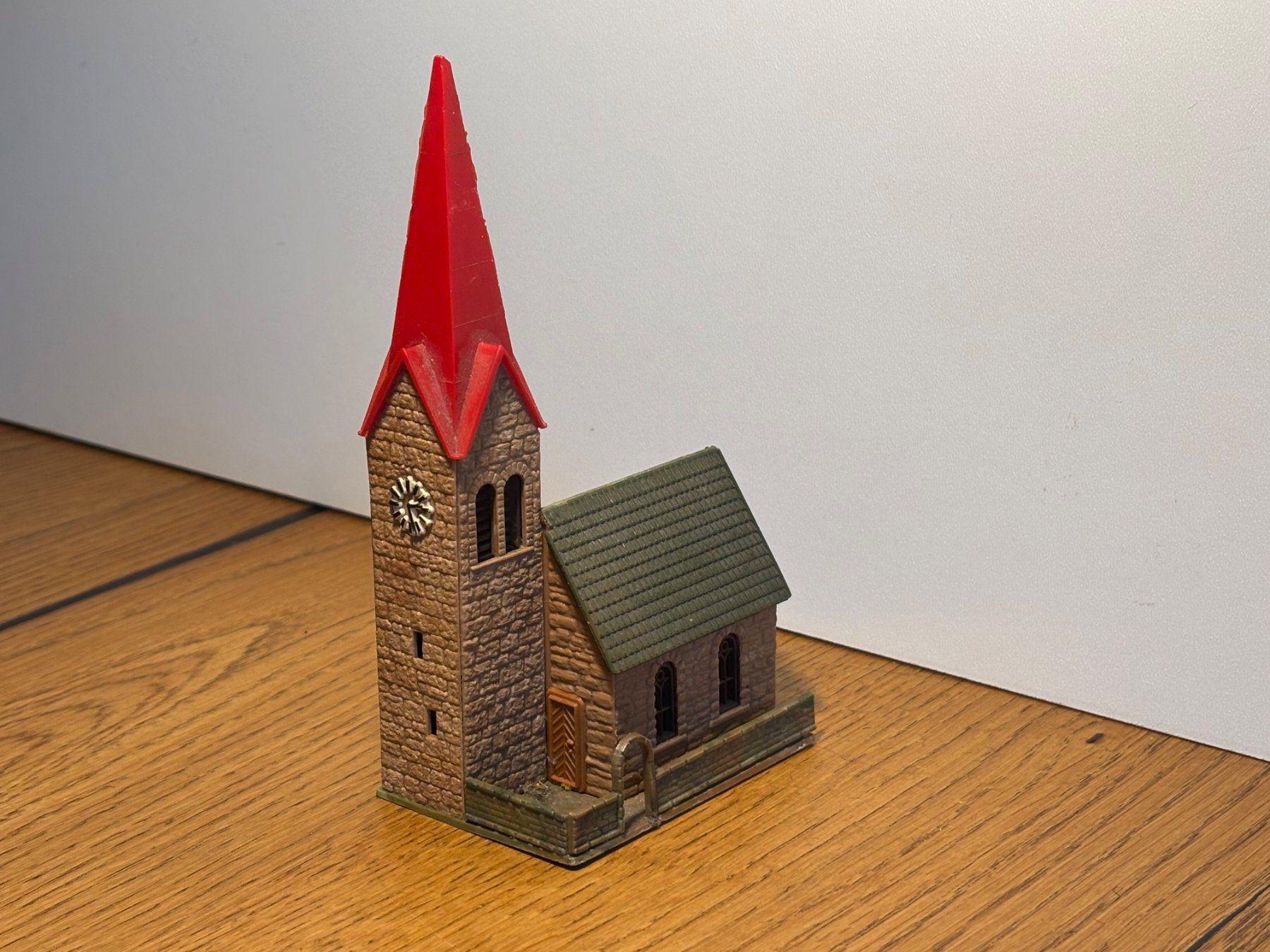 Modellini di ferrovie: G0666: Kirche eines Bergdorfes (Spur N) – Usato da Birsfelden venduto da Birs_25 1