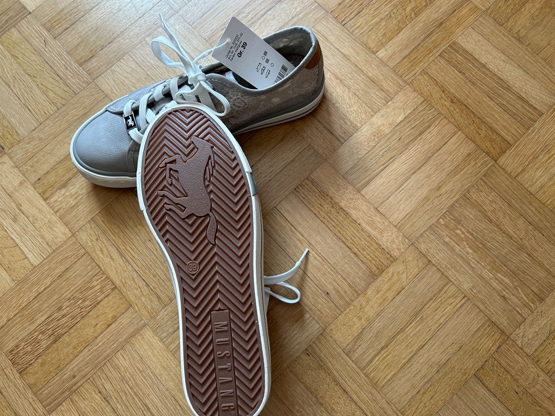 Mustang Chaussures femmes: Mustang Sneaker grau NEU – Neuf (Voir description) à Glashütten par ganadora 3