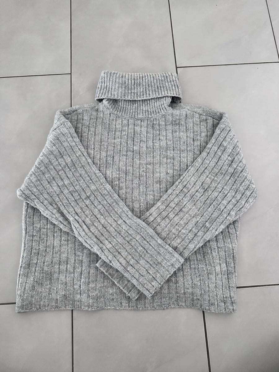 Pullover & Sweatshirts: Grauer Rollkragenpullover 🩶 – Gebraucht aus Winterthur von nik_pr58 1
