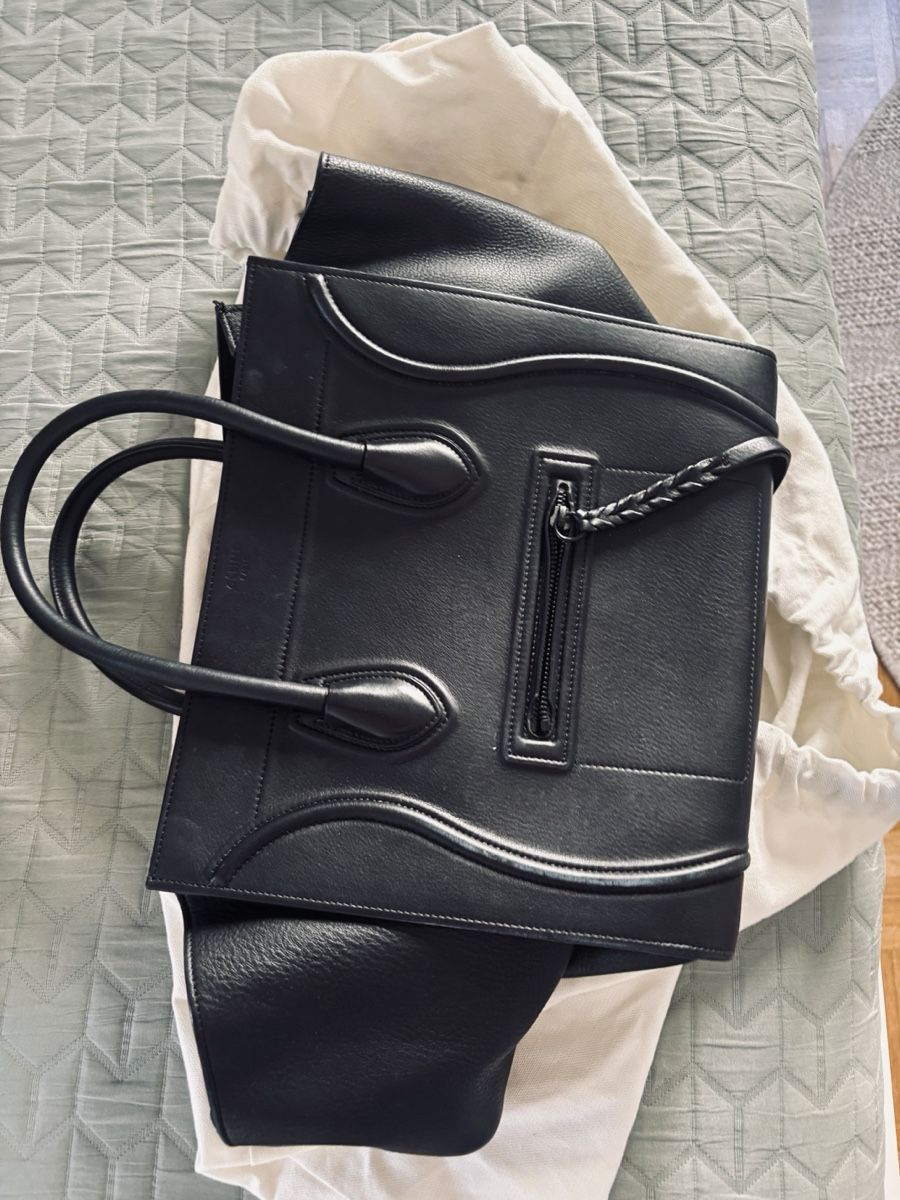 Celine Borse da donna: Céline phantom noir – Nuovo (secondo la descrizione) da Genève venduto da liz_c8h6