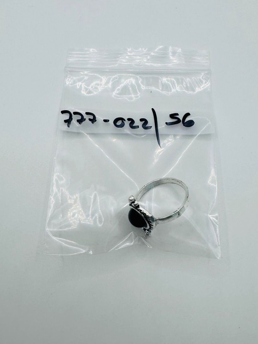 Anelli: Wunderschöner Ring mit schwarzem Stein - Grösse: 56 – Nuovo e nell'imballaggio originale da Frutigen venduto da glanzvolles.leben 2