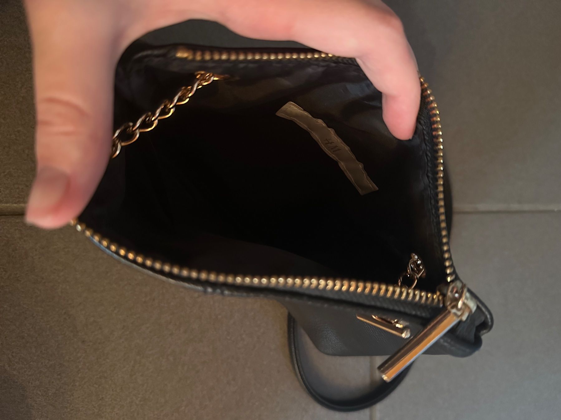 H&M Taschen für Damen: H&M Tasche schwarz – Neu (gemäss Beschreibung) aus Riedt b. Erlen von sina.aline 2