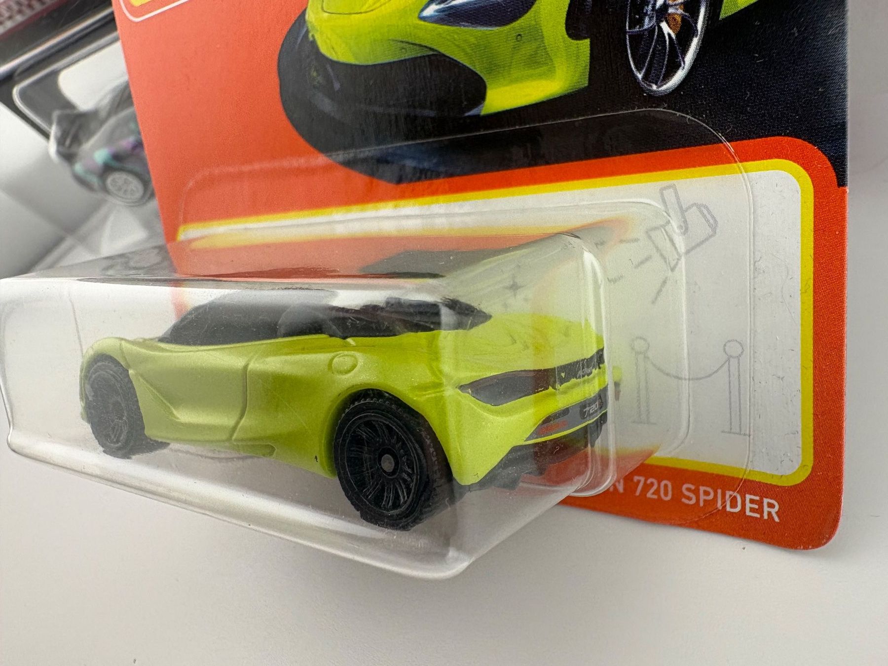 Matchbox Modellini d'auto: Matchbox McLaren 720 Spider – Nuovo e nell'imballaggio originale da Flawil venduto da HeisseReifen 3